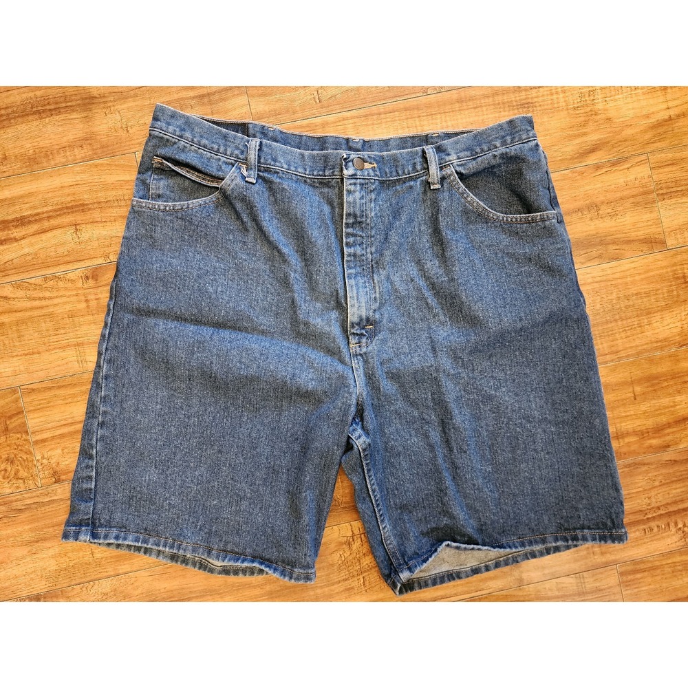 Wrangler denim shorts: Relaxed fit, medium Blue wash, men's 42 5 pocket style